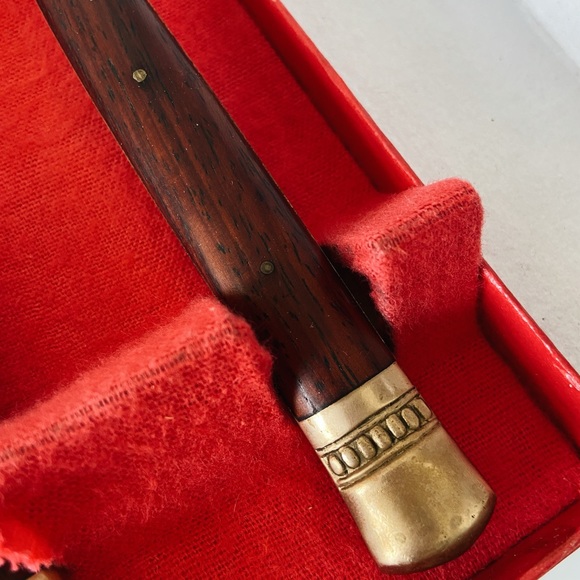 Vintage brass and cherry wood serving utensil set - Picture 2 of 2